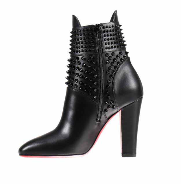 Designers Spiked shoes Womens Ankle boots rivets red bottom boot Genuine Leather Hongroise ankles boot Studded Bootie Black suede factory EU35-43
Designers Spiked shoes Womens Ankle boots rivets red bottom boot Genuine Leather Hongroise ankles boot Studded Bootie Black suede factory EU35-43