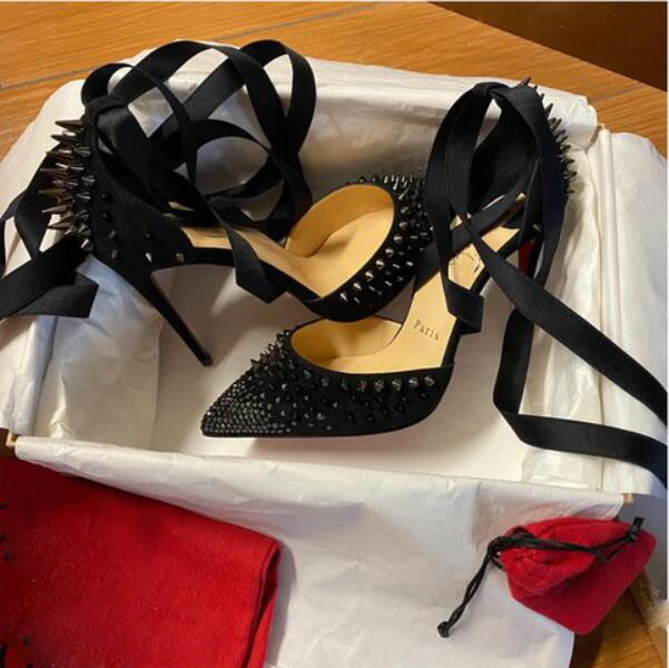 with box suede Studs Sandals Luxury Designer Women Shoes Red bottoms High Heels plus size eu34 to 44 Pointed Toes Pumps wedding shoe Sandal, Black
with box suede Studs Sandals Luxury Designer Women Shoes Red bottoms High Heels plus size eu34 to 44 Pointed Toes Pumps wedding shoe Sandal, Black