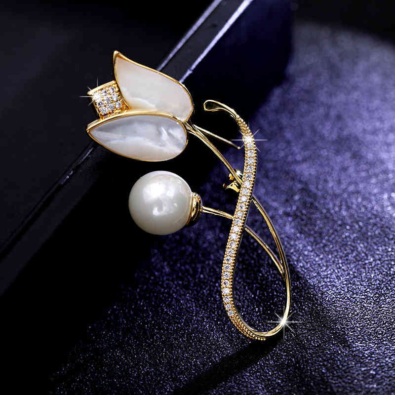 Korean Fashion Personality High-grade Brooch Female Natural Mother Shell Suit Coat Versatile Accessories Tulip