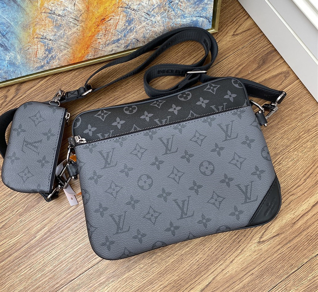 GGLVLouis
VittonYSL
VUTTON VUTTON bag Men Shoulder Bag Pochette Trio Leather Fashion Accessories Classic Black Flower Luxury Three-piece Set 3pcs
GGLVLouis
VittonYSL
VUTTON VUTTON bag Men Shoulder Bag Pochette Trio Leather Fashion Accessories Classic Black Flower Luxury Three-piece Set 3pcs