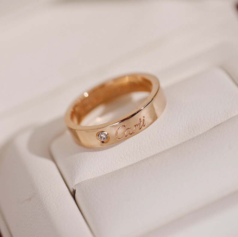 V gold material luxury quality punk charm band ring with diamond in two colors plated women and man wedding jewelry gift have stamp normal box packing PS3055A
V gold material luxury quality punk charm band ring with diamond in two colors plated women and man wedding jewelry gift have stamp normal box packing PS3055A