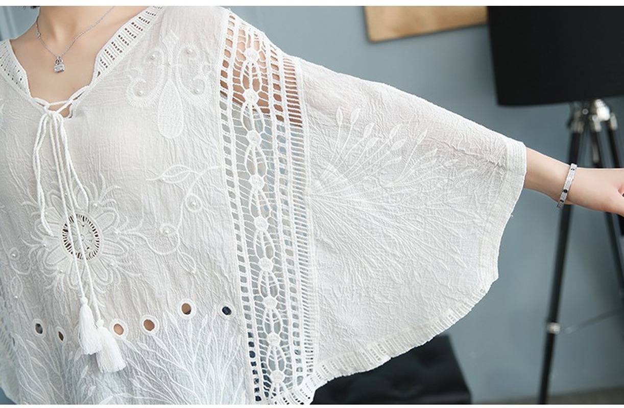 Loose Casual Summer Blouse Women Solid Hollow Lace Blouses And Shirts Crochet Floral White Shirt Tops Female Blusas 5739 210512