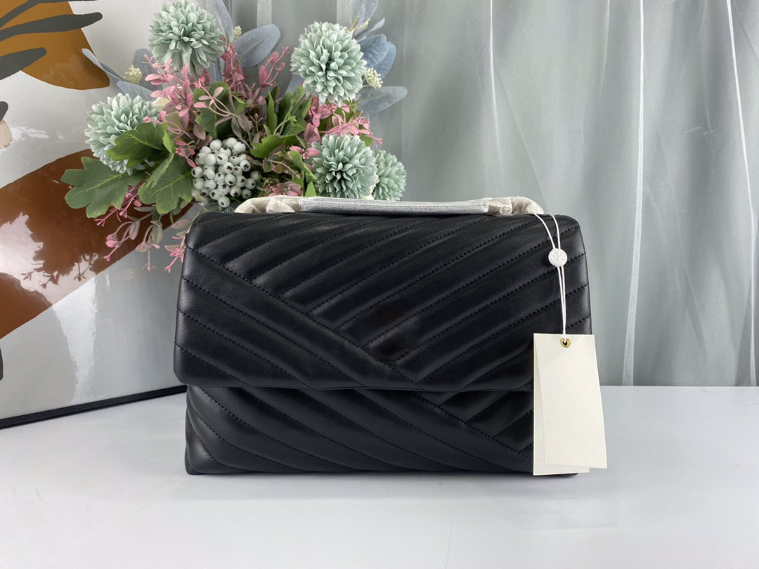 Wholesale top designer kira leather quilted messenger bag luxury quality portable one-shoulder chain bag flap bag size: 27.5*18.5*8cm
Wholesale top designer kira leather quilted messenger bag luxury quality portable one-shoulder chain bag flap bag size: 27.5*18.5*8cm