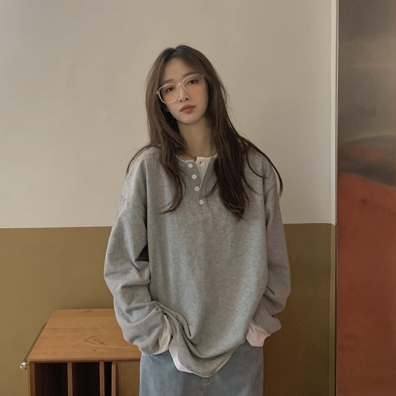 2021 autumn new Korean fake two-piece sweater lazy style design button Pullover long sleeve color contrast blouse women, Black
2021 autumn new Korean fake two-piece sweater lazy style design button Pullover long sleeve color contrast blouse women, Black