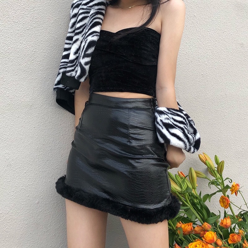 Sexy Women Hem Faux fur Spliced PU Mini Skirt Black Y2K Stylish Cool Girl Package Hips Short Skirts Party 210429