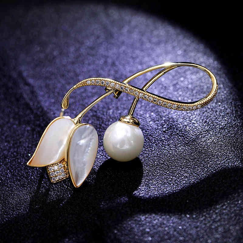 Korean Fashion Personality High-grade Brooch Female Natural Mother Shell Suit Coat Versatile Accessories Tulip