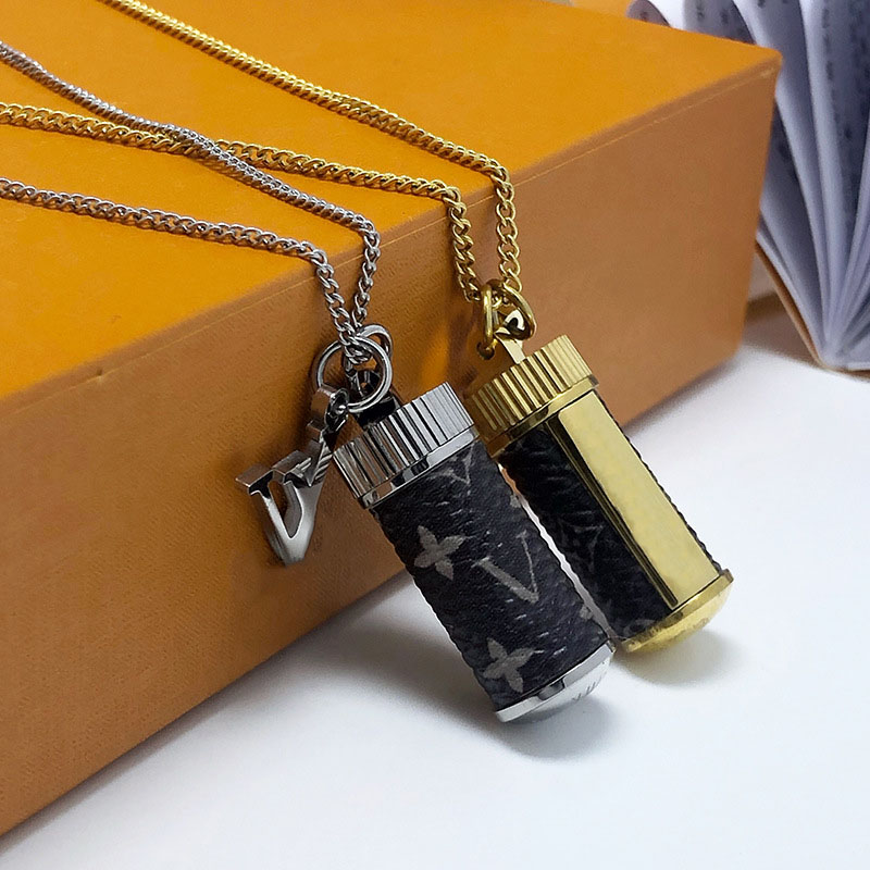 Pendant Necklaces Classic Designer Unisex Necklace For Couples Luxury Openable Pendant Casual Mens Jewelry Women Men Halskette D2110115HL
Pendant Necklaces Classic Designer Unisex Necklace For Couples Luxury Openable Pendant Casual Mens Jewelry Women Men Halskette D2110115HL