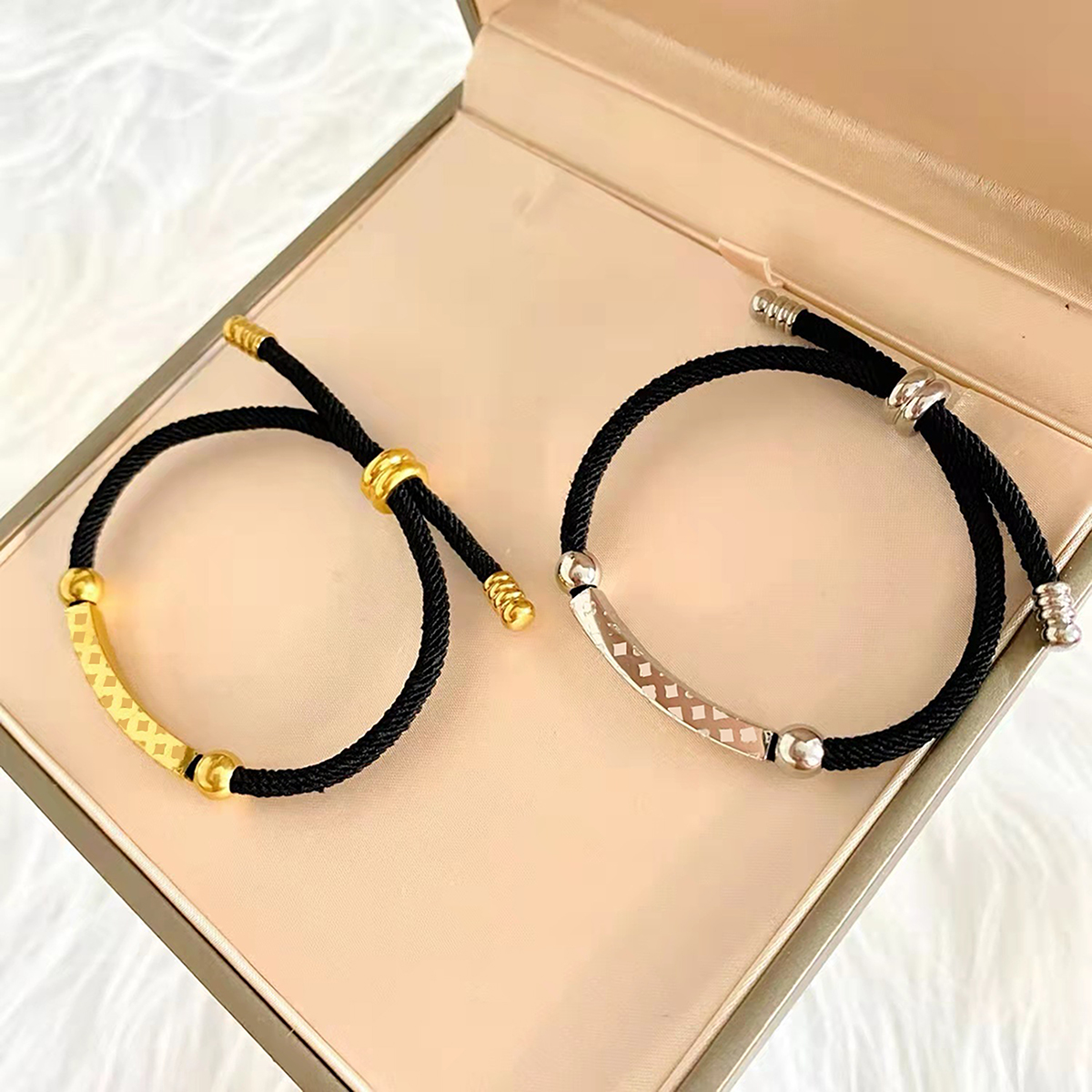Women Men Charm Bracelets With Letters Bracelet Unisex Leather Buckle Jewelry Free Chain Bracelet Fashion Brangles 4 options
Women Men Charm Bracelets With Letters Bracelet Unisex Leather Buckle Jewelry Free Chain Bracelet Fashion Brangles 4 options
