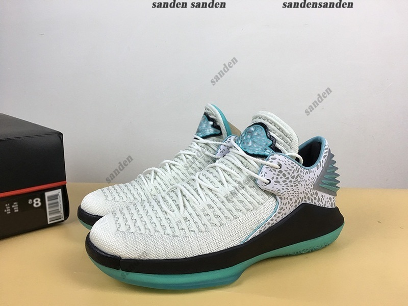 High quality 32 XXXII Low basketball shoes New mens 32s Metallic Silver Black Jade sports sneakers fashion with box, Payment link
High quality 32 XXXII Low basketball shoes New mens 32s Metallic Silver Black Jade sports sneakers fashion with box, Payment link