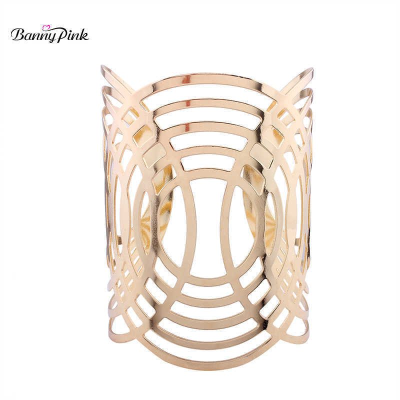 Banny Pink Chunky Alloy Hollow Geo Channel Setting Bangle Bracelet for Women Big Metal Bangle Fashion Hand Jewelry Pulsears Q0719
Banny Pink Chunky Alloy Hollow Geo Channel Setting Bangle Bracelet for Women Big Metal Bangle Fashion Hand Jewelry Pulsears Q0719