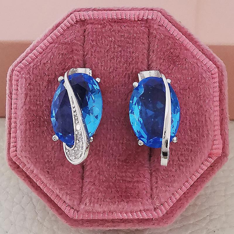Stud Valentine's Day 925 Sterling Silver Earrings Two Gifts Earing Brinco For Women Wedding Engagement Jewelry E689, Golden;silver
Stud Valentine's Day 925 Sterling Silver Earrings Two Gifts Earing Brinco For Women Wedding Engagement Jewelry E689, Golden;silver