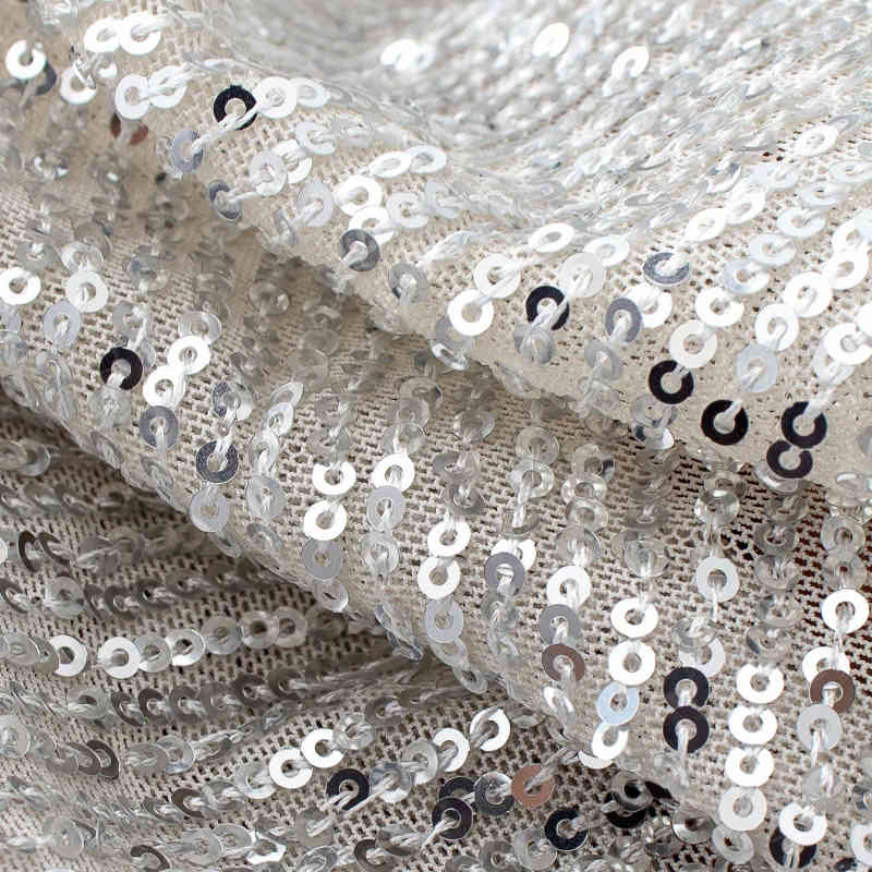 Sexy Woman Silver Sequined V Neck Camisole Spring Summer Fashion Ladies Shiny Club Tank Female Elegant Blingbling Vest 210515