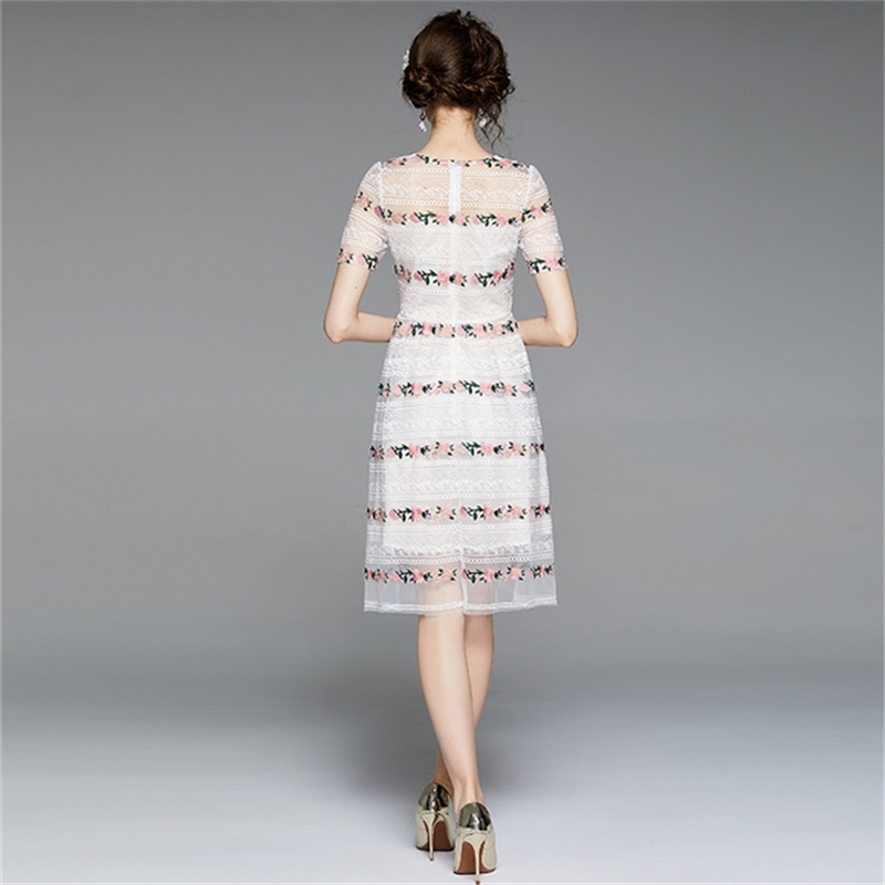 Runway Summer Women Elegant Sweet Lace Flowers Embroidery Party Dress Vintage Ladies O-Neck Short Sleeve Casual Slim White 210519