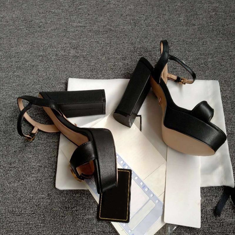 Summer sandals women's thick bottom lace up high heels leather fashion women's shoes metal buckle designer red shoes women's wedding shoes, Extra shoebox
Summer sandals women's thick bottom lace up high heels leather fashion women's shoes metal buckle designer red shoes women's wedding shoes, Extra shoebox