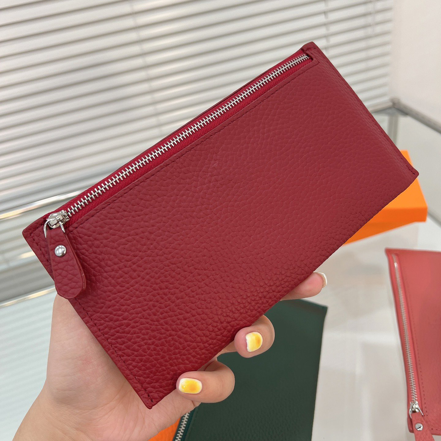 Luxury designer wallet women purse mens card holders coin purses herme leather high quality a14, Red;black
Luxury designer wallet women purse mens card holders coin purses herme leather high quality a14, Red;black