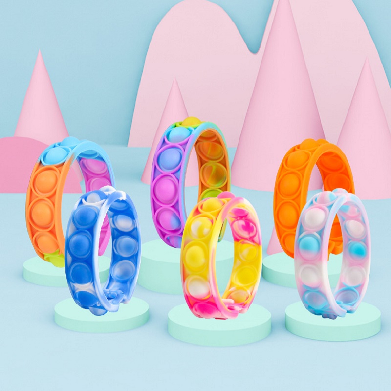 Silicone Hand catenary Party Favor Stress Relief Hands Pop Its Fidget Toys Wristband Bubble Wrap Anxiety pressure Reliever Office Desk gift for Kids Adults
Silicone Hand catenary Party Favor Stress Relief Hands Pop Its Fidget Toys Wristband Bubble Wrap Anxiety pressure Reliever Office Desk gift for Kids Adults