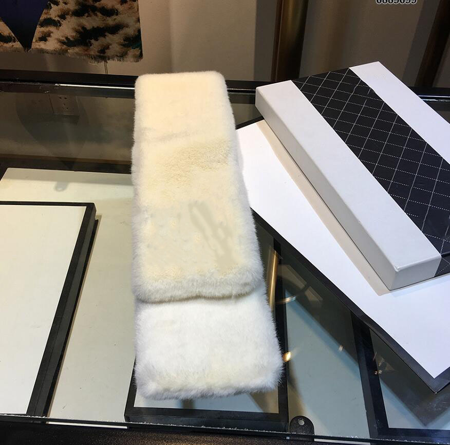 Designers Fur Scarf Fashion Headband Luxury Women Scraves winter warm Paris Female letter rings
Designers Fur Scarf Fashion Headband Luxury Women Scraves winter warm Paris Female letter rings