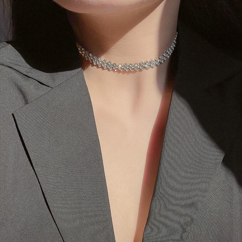 Chokers Fashion Crystal Rhinestone Choker Necklace Women Wedding Accessories Tennis Chain Jewelry Luxurious Femme Wholesale
Chokers Fashion Crystal Rhinestone Choker Necklace Women Wedding Accessories Tennis Chain Jewelry Luxurious Femme Wholesale