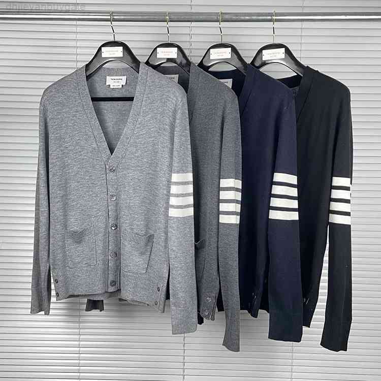 2022 Fashion TB THOM Brand Sweaters Men Slim V-Neck Cardigans Clothing Striped Cotton Wool Autumn Winter Casual Coat DARKSKINS, White;black
2022 Fashion TB THOM Brand Sweaters Men Slim V-Neck Cardigans Clothing Striped Cotton Wool Autumn Winter Casual Coat DARKSKINS, White;black