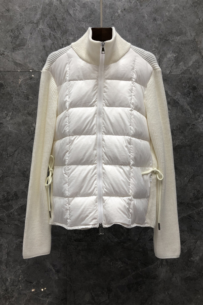 Xiaozi West Stand Collar Knitted down Stitching Drawstring Coat Womens Clothing Winter Clothing European Goods New Fashion All-Matching 9BB, Black non-return
Xiaozi West Stand Collar Knitted down Stitching Drawstring Coat Womens Clothing Winter Clothing European Goods New Fashion All-Matching 9BB, Black non-return