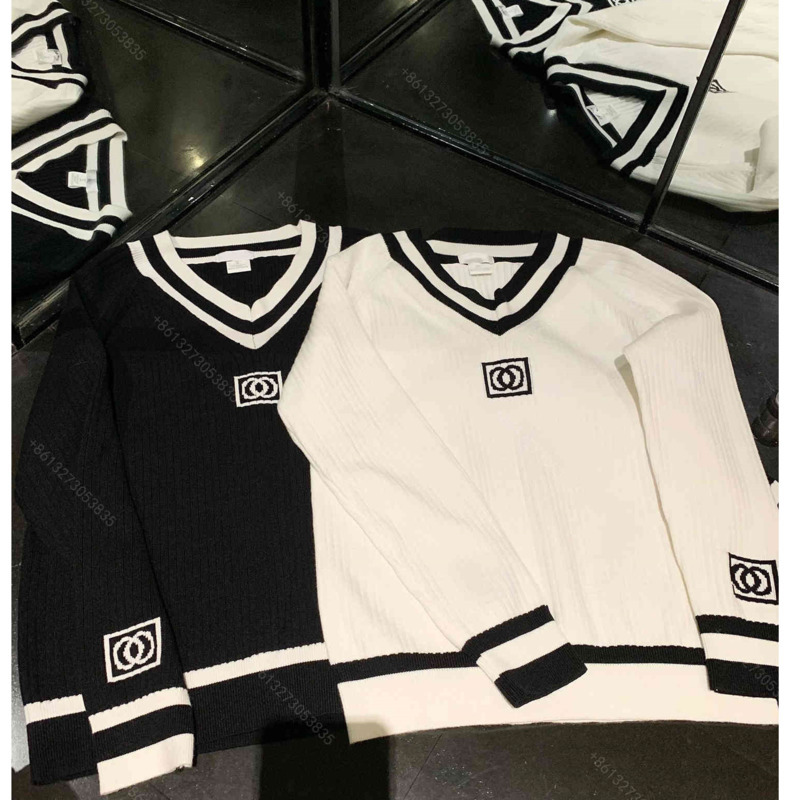 women wool sweater hoodie cc brand Designer clothes simple long-sleeved hoodie coat winter girls tops letter logo V-neck casual sweaters sup, White;black
women wool sweater hoodie cc brand Designer clothes simple long-sleeved hoodie coat winter girls tops letter logo V-neck casual sweaters sup, White;black