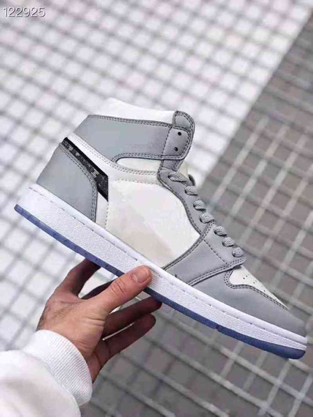 35th anniversary D x J jumpman 1 I High OG collaboration Grey White French fashion style label Kim Jones Kids Sneakers, Black
35th anniversary D x J jumpman 1 I High OG collaboration Grey White French fashion style label Kim Jones Kids Sneakers, Black