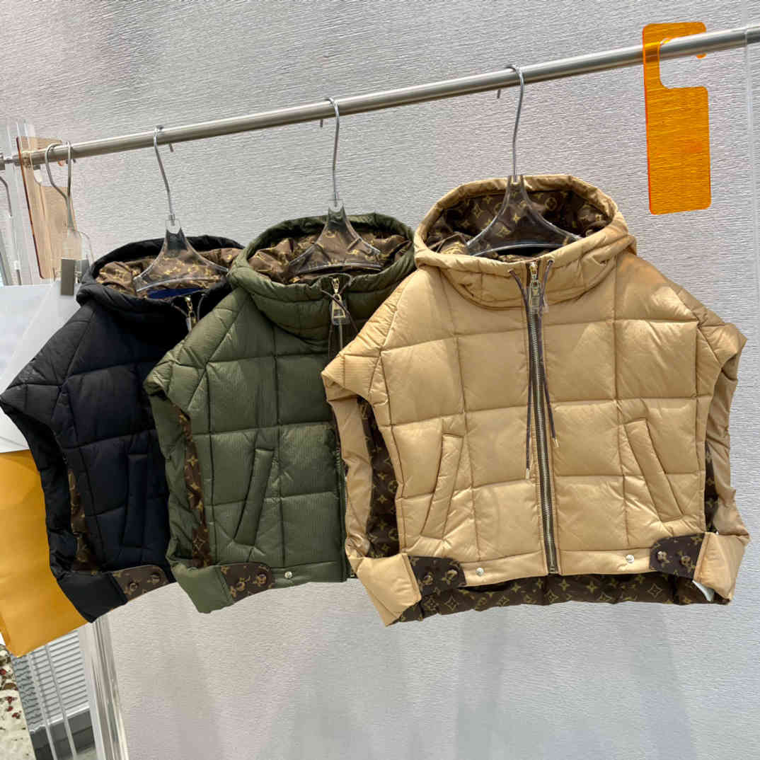 21ss winter designer clothes hoodie down vest presbyopia letter logo printing sleeveless down jacket zipper waistcoat brand women clothing wholesale
21ss winter designer clothes hoodie down vest presbyopia letter logo printing sleeveless down jacket zipper waistcoat brand women clothing wholesale