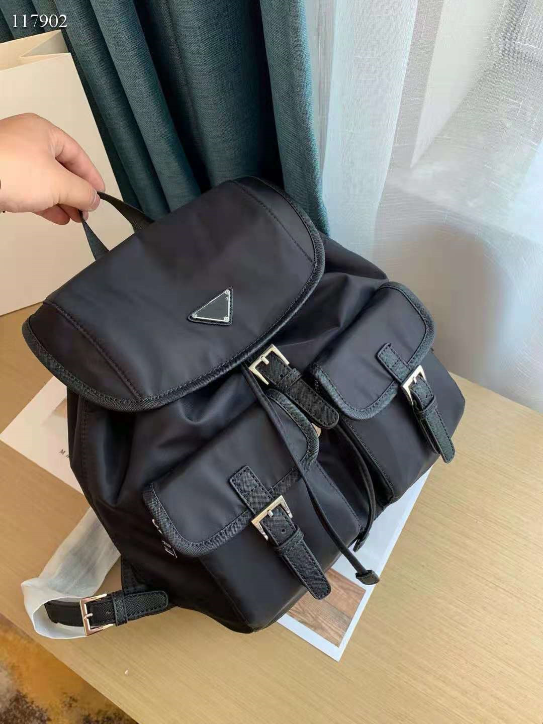 High quality designer classic backpack men's and women's universal backpack waterproof cloth, size: 29cm, Black
High quality designer classic backpack men's and women's universal backpack waterproof cloth, size: 29cm, Black