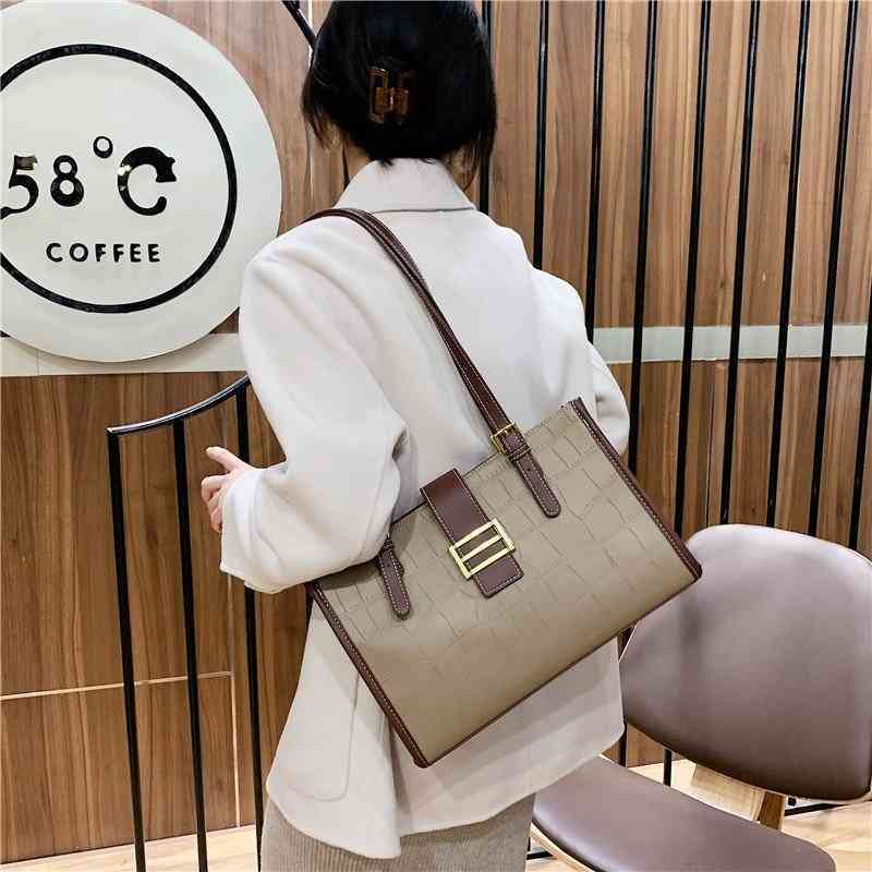 Exclusive new stone pattern fashionable and simple women's one shoulder backpack popular bag Handbags
Exclusive new stone pattern fashionable and simple women's one shoulder backpack popular bag Handbags