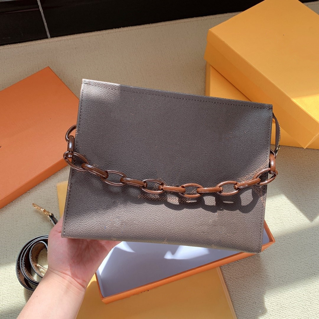 Original Style Ladies Fashion Bag Luxury Designer 100% Leather Embossed Handbag Metal Chain Mini Jewelry Box Multifunctional Backpack with Boxs
Original Style Ladies Fashion Bag Luxury Designer 100% Leather Embossed Handbag Metal Chain Mini Jewelry Box Multifunctional Backpack with Boxs