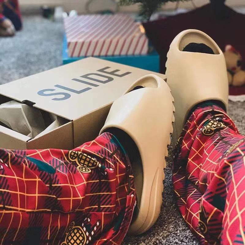 2021 Slippers Summer Women Slides Top Quality Cool Beach Fashion Fish Mouth Flip Flops Mens Sandals Lightweight Bone White Yz Slipper
2021 Slippers Summer Women Slides Top Quality Cool Beach Fashion Fish Mouth Flip Flops Mens Sandals Lightweight Bone White Yz Slipper