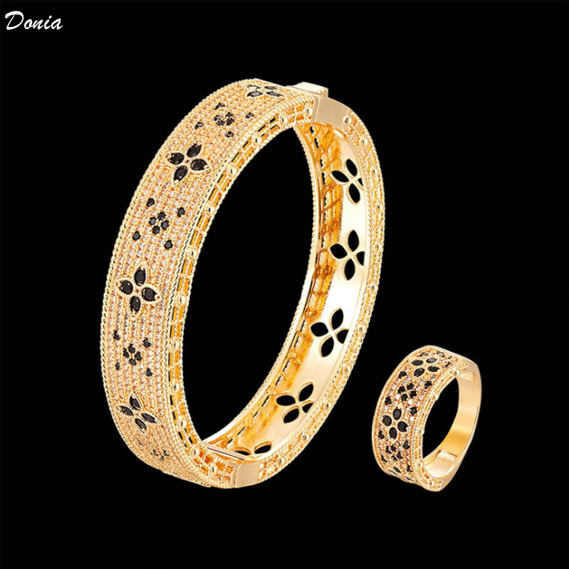 Donia Jewelry Luxury Bangle Fourleaf Flower Exaggerated Titanium Steel Bracelet Microinlaid Colored Zircon European and American