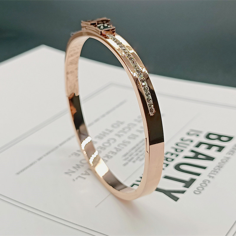 Rose gold bracelet Bangle women diamond zircon female letter L designer classic luxury anniversary wedding couple gift jewelry
Rose gold bracelet Bangle women diamond zircon female letter L designer classic luxury anniversary wedding couple gift jewelry