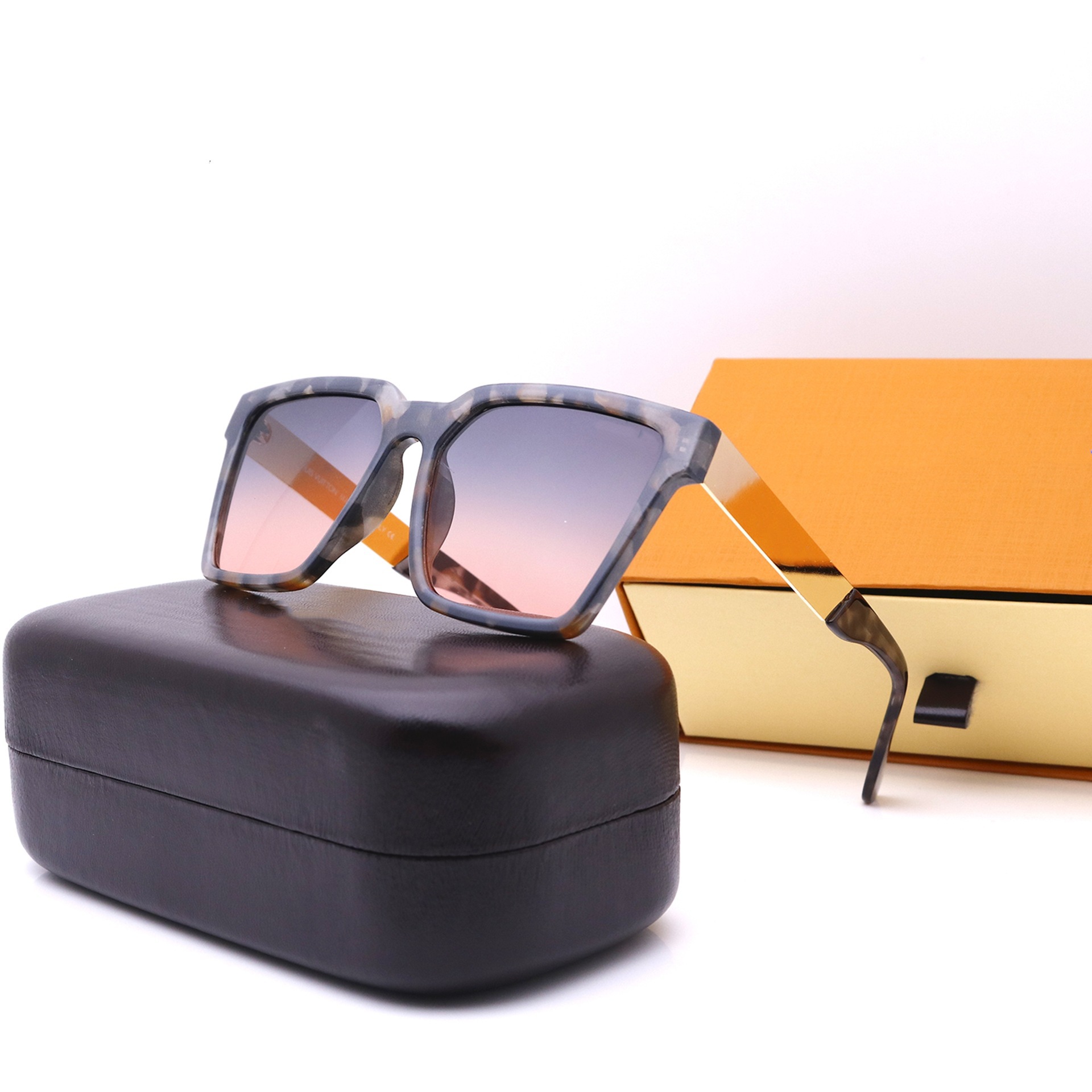Ray Luxury designer Sunglasses for women men womens mens bans Bands 6017 GGLVLouisVittonYSL
VUTTON, White;black
Ray Luxury designer Sunglasses for women men womens mens bans Bands 6017 GGLVLouisVittonYSL
VUTTON, White;black