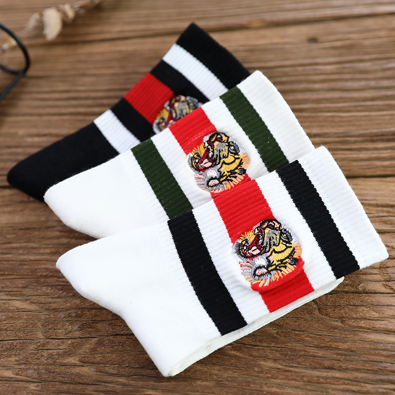 tiger head embroidery cotton socks casual fashion men's street skateboard personality classic white tube sock, Black
tiger head embroidery cotton socks casual fashion men's street skateboard personality classic white tube sock, Black