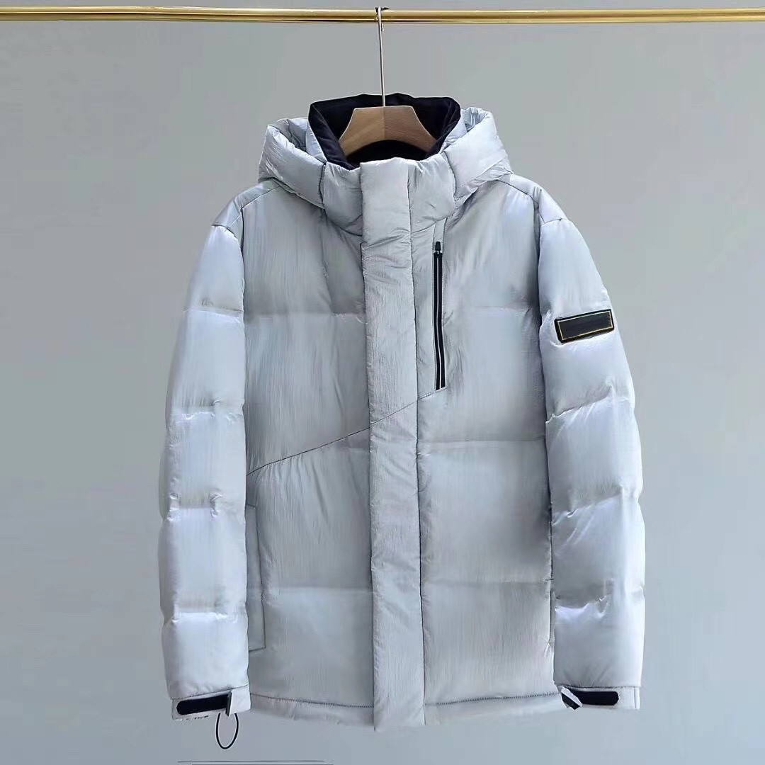 Winter Men's Windproof Down Jacket North Outdoor Sports Hooded Coat Warm Breathable Parkas Single Pocket Armband Logo Design Outerwear Face Clothing 579
Winter Men's Windproof Down Jacket North Outdoor Sports Hooded Coat Warm Breathable Parkas Single Pocket Armband Logo Design Outerwear Face Clothing 579