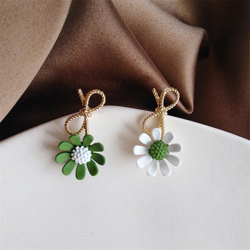 Dangle & Chandelier SHANGZHIHUA Spring 2021 Fresh Daisy Pendant Cute Bow Stud Earrings For Korean Fashion Woman Party Gift Jewelry
Dangle & Chandelier SHANGZHIHUA Spring 2021 Fresh Daisy Pendant Cute Bow Stud Earrings For Korean Fashion Woman Party Gift Jewelry