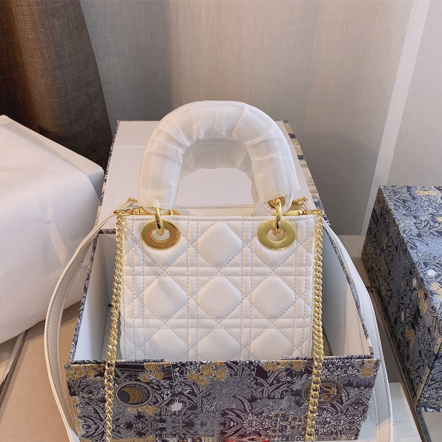 fashion Rivet cute handbags shoulder bag crossbody bags real leather Square phone pouch tote women with large capacity
fashion Rivet cute handbags shoulder bag crossbody bags real leather Square phone pouch tote women with large capacity