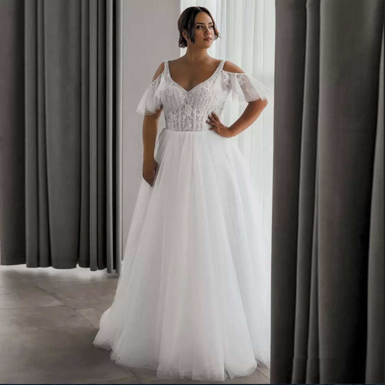 White Plus Size Wedding Dress A Line Sexy V Neck Straps Off The Shoulder Bridal Gowns Corset UP Back Sweep Train Lace Marriage Dresses 0431
