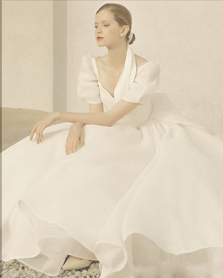 White Simple Square Collar Wedding Dress Satin A-line Bride Bubble Juliet Sleeve Corset Ruched Lace-up Back Long Bridal Gowns