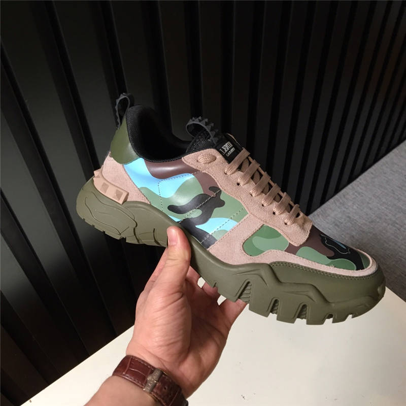 ValentinoL 2021 New Top Quality Designer Mens Casual Shoes womens Fashion Genuine Leather Sneakers Luxury Trainers em81360
ValentinoL 2021 New Top Quality Designer Mens Casual Shoes womens Fashion Genuine Leather Sneakers Luxury Trainers em81360