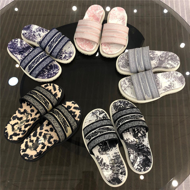 Dway Women Slides Platform Slippers Reverse Embroidered Cotton Sandals Anatomically-shaped Leather Engraved Star Chunky Variation Sportswear With Box, Black
Dway Women Slides Platform Slippers Reverse Embroidered Cotton Sandals Anatomically-shaped Leather Engraved Star Chunky Variation Sportswear With Box, Black