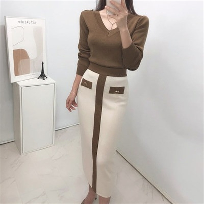 Autumn Korean Knitted Elegant Two Piece Set V-neck Sweater + Color-blocked Long Skirt Ladies Fashion Suits Outfits 210603, Picture color
Autumn Korean Knitted Elegant Two Piece Set V-neck Sweater + Color-blocked Long Skirt Ladies Fashion Suits Outfits 210603, Picture color