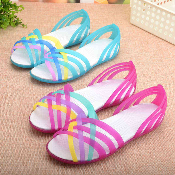 Sandals Women 2022 New Colorful Cross Straps Flat Sandals Comfortable Crystal Jelly Lady Shoes Beach Summer 220304