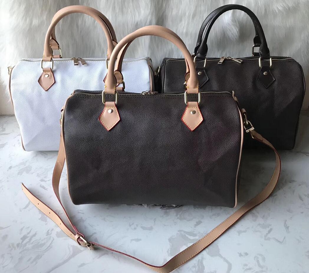 boston Women Messenger Oblique span Travel bag Classic Style Fashion bags Shoulder Lady Totes handbags 35 cm With dust bag lock, White
boston Women Messenger Oblique span Travel bag Classic Style Fashion bags Shoulder Lady Totes handbags 35 cm With dust bag lock, White