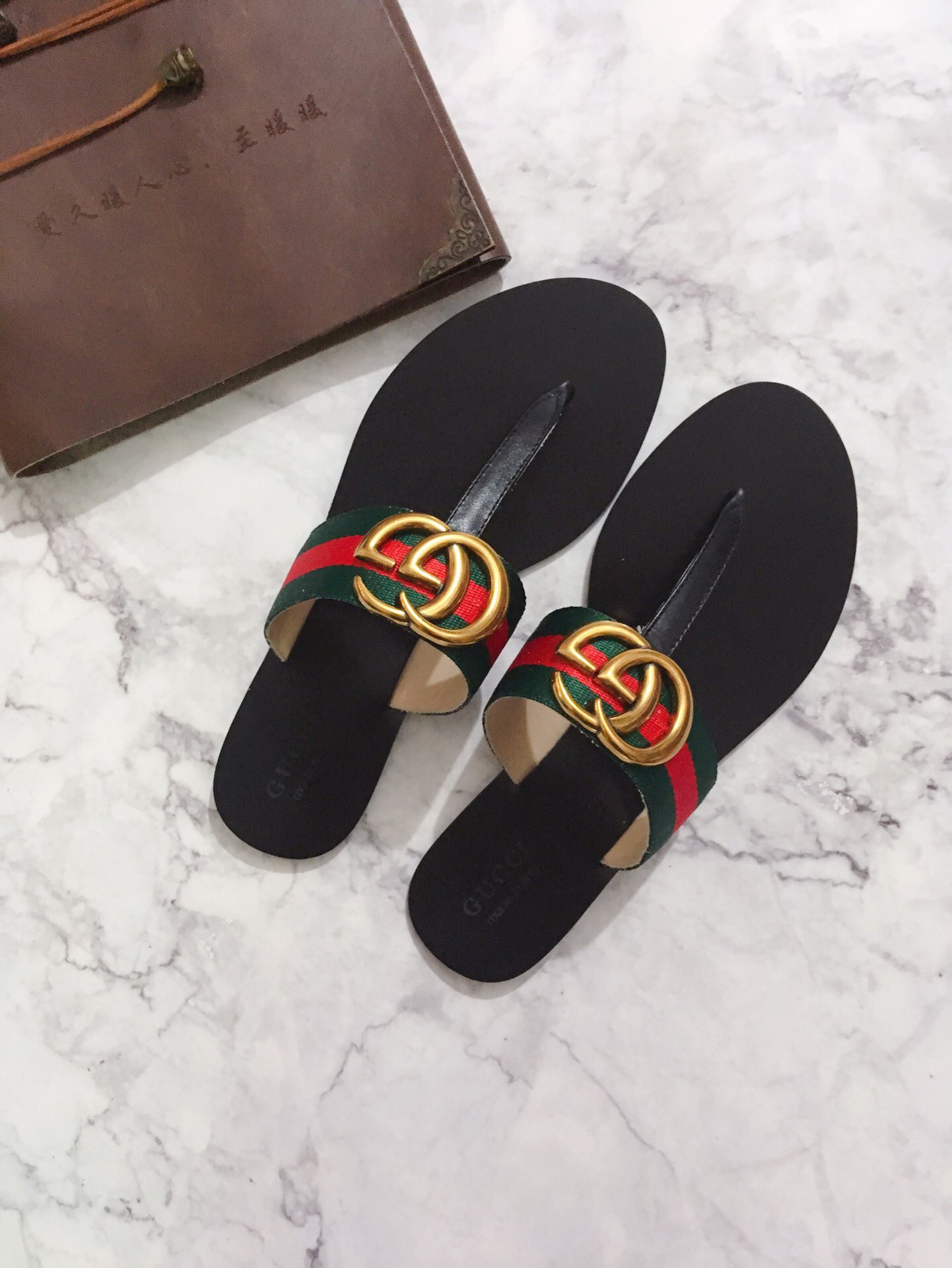 2021ss Women Luxury Desinger Slippers Fashion Grapes Discount Thin Black Flip Flops Brand Shoe Ladie Beige Shoes Sandals Flippers GGFlipflogs, C7
2021ss Women Luxury Desinger Slippers Fashion Grapes Discount Thin Black Flip Flops Brand Shoe Ladie Beige Shoes Sandals Flippers GGFlipflogs, C7