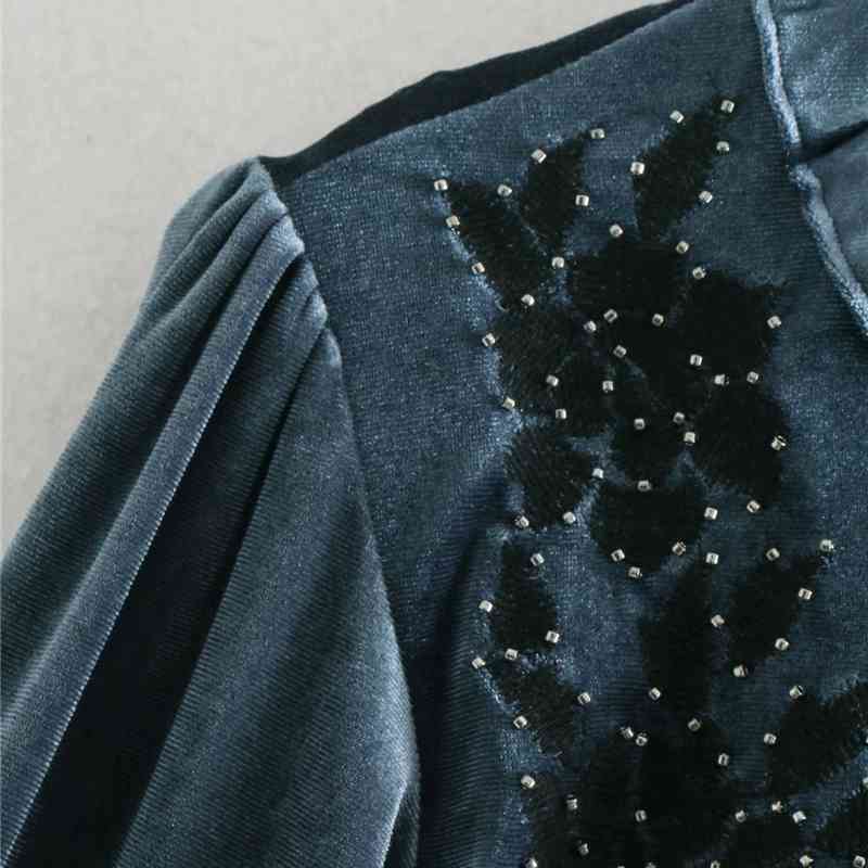 Elegant Women Solid Velvet Shirts Fashion Ladies O-Neck Pleated Tops Sweet Female Chic Floral Embroidery Blouses 210430