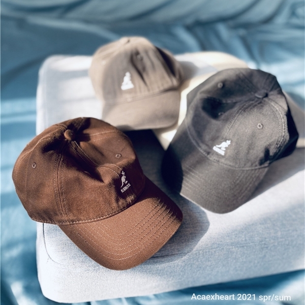 KANGOL washed baseball cap retro spring and summer casual men and women soft top caps fashion wide brim was thin Q0703, Maroon
KANGOL washed baseball cap retro spring and summer casual men and women soft top caps fashion wide brim was thin Q0703, Maroon