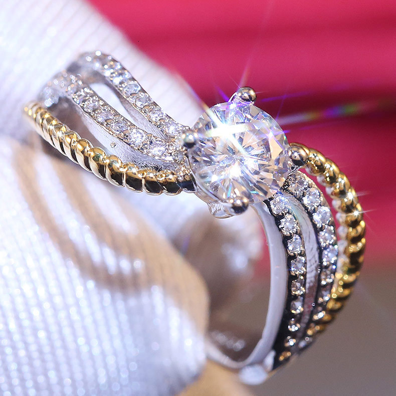 Mens and womens RING Cao Shiliu fashionable gold geometric wave pattern claw set zircon color separation jewelry
Mens and womens RING Cao Shiliu fashionable gold geometric wave pattern claw set zircon color separation jewelry
