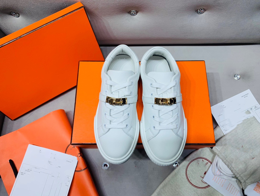 Day casual shoes sneakers with classic Palladium plated Kelly buckles create a stylish urban look size 35-45, Black
Day casual shoes sneakers with classic Palladium plated Kelly buckles create a stylish urban look size 35-45, Black